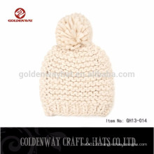 Chapeau Bonnet en crochet style ananas avec grand pom pom